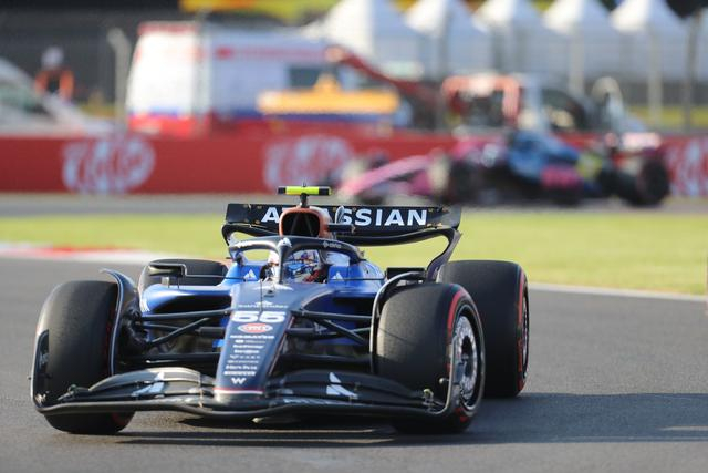 爱游戏入口-红牛二队完胜迈凯伦，塞恩斯状态火热