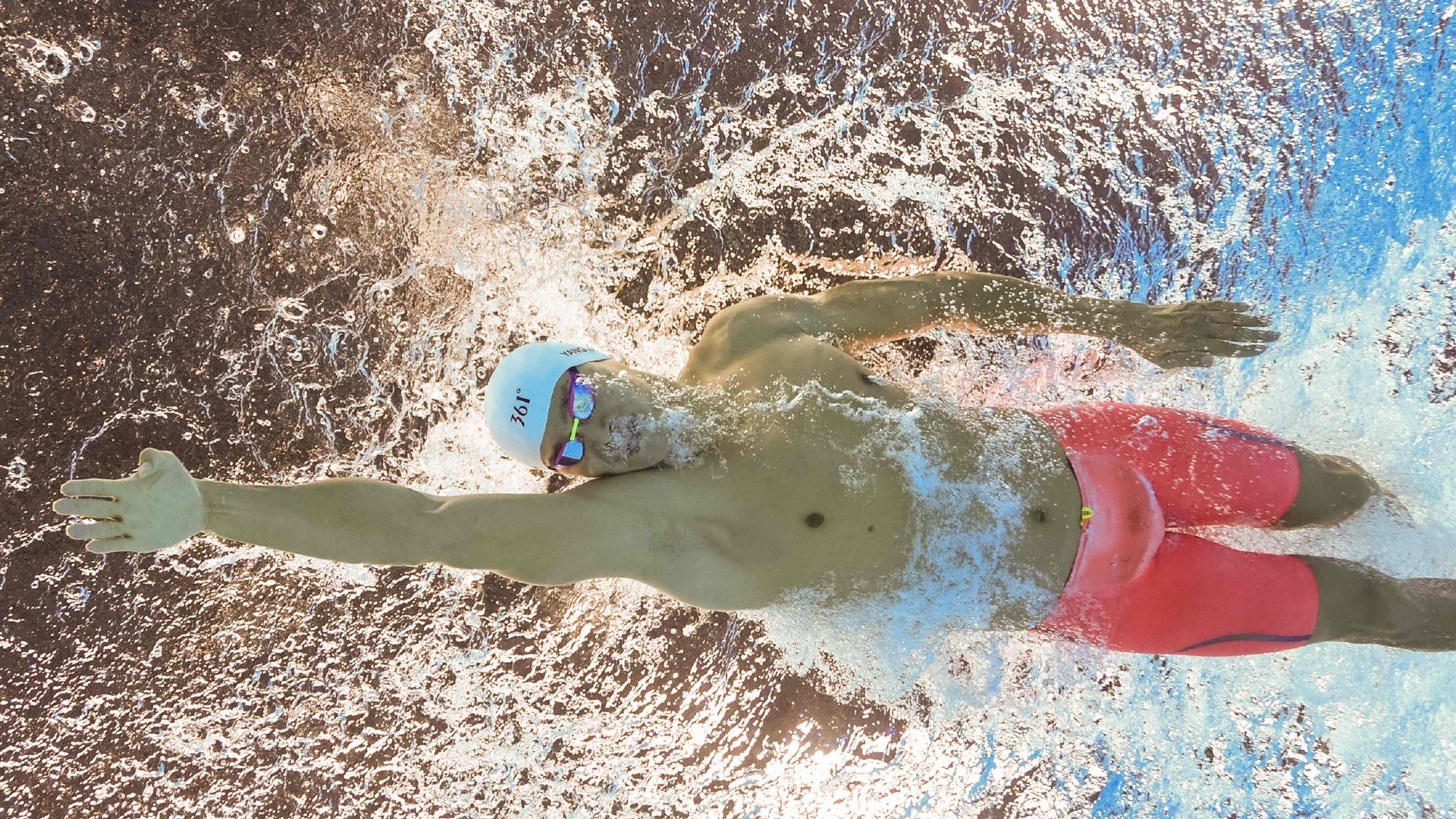 奥亚尔萨瓦尔关键时刻站出来，巴拉圭巅峰对决胜出希腊